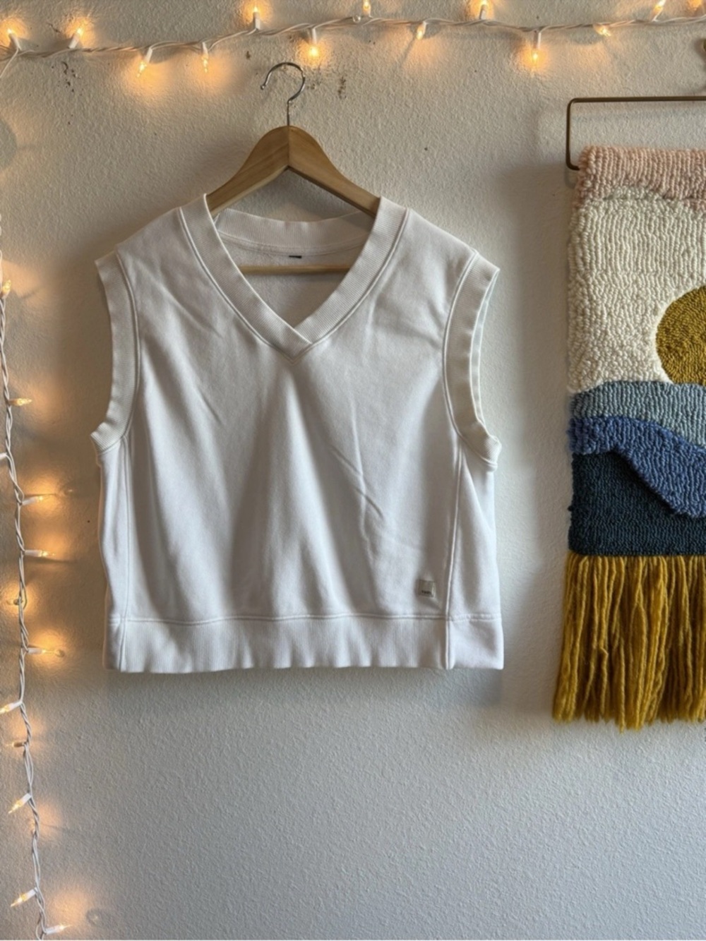 Women’s Vuori Sweatshirt Sleeveless Top White Size Medium Shirt Athletic
